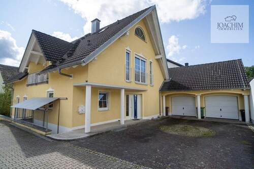 Hauseingang - 3 Zimmer Einfamilienhaus zum Kaufen in Hilpoltstein