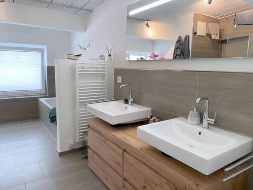 Badezimmer Ansicht 1 - 