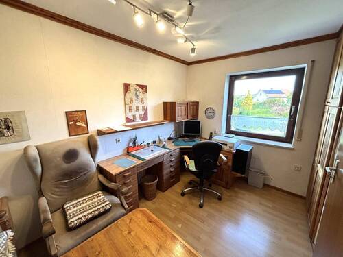 Kinderzimmer/Büro - 