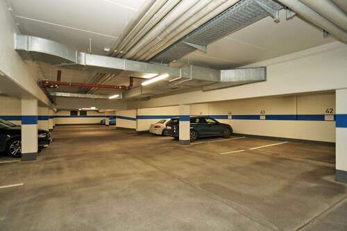 Tiefgarage - Büro mit 101,00 m&sup2; in Dresden zur Miete