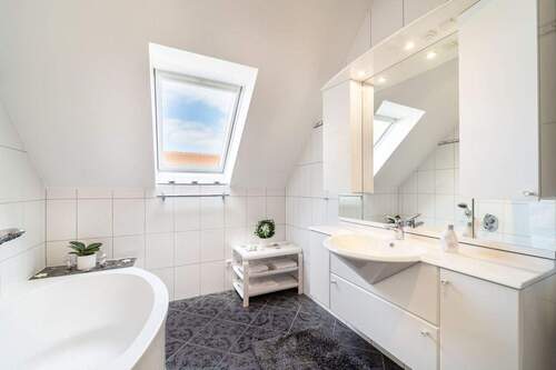 Badezimmer DG - Einfamilienhaus mit 145,60 m&sup2; in Werther (Westf.) zum Kaufen