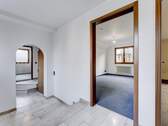 Flur im EG - 8 Zimmer Einfamilienhaus in Lörrach