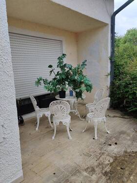 Kleine Terrasse an der Ostseite - 