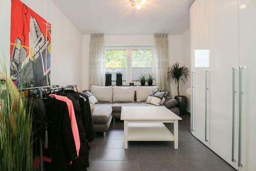 Bild 3 - 8 Zimmer Mehrfamilienhaus, Wohnhaus in Neuss / Rosellerheide