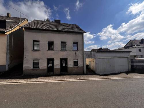 Titel - Zweifamilienhaus mit Anbau - 235.000,00&nbsp;EUR Kaufpreis, ca.&nbsp; 150,00&nbsp;m&sup2;&nbsp;Wohnfl&auml;che