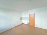 Wohnzimmer mit offenen Küchenbereich - Etagenwohnung mit 29,50 m&sup2; in Rostock zum Kaufen