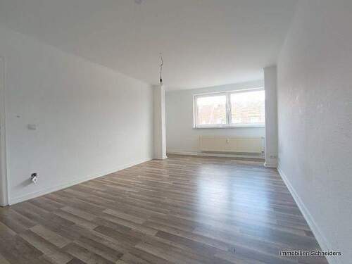 Wohnzimmer - Bild 2 - 2 Zimmer Etagenwohnung zur Miete in Duisburg