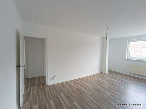 Wohnzimmer - Bild 3 - 2 Zimmer Etagenwohnung in Duisburg