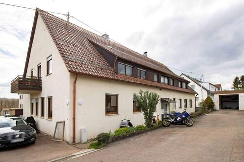 Haus hinten - 