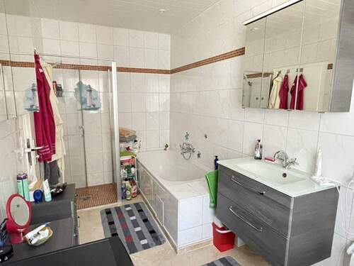 Bad mit Dusche+Badewanne - 