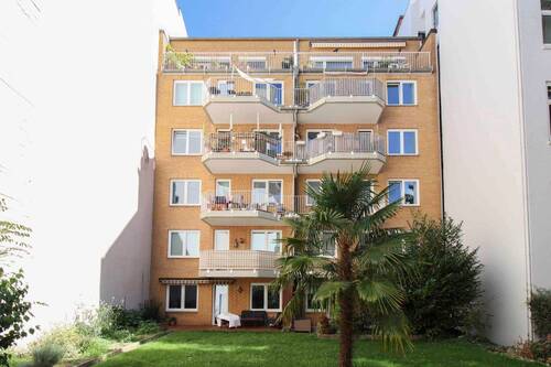 Rückansicht - Ruhig & urban - hier passt Alles! 3-Zi.-Etagenwohnung mit Balkon, eigenem TG-Stellplatz und Aufzug