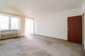 Wohnzimmer - 3 Zimmer Etagenwohnung zum Kaufen in Hamburg