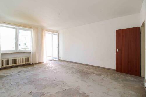 Wohnzimmer - 3 Zimmer Etagenwohnung zum Kaufen in Hamburg