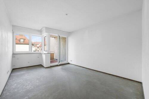 Wohnzimmer - 3 Zimmer Etagenwohnung in München