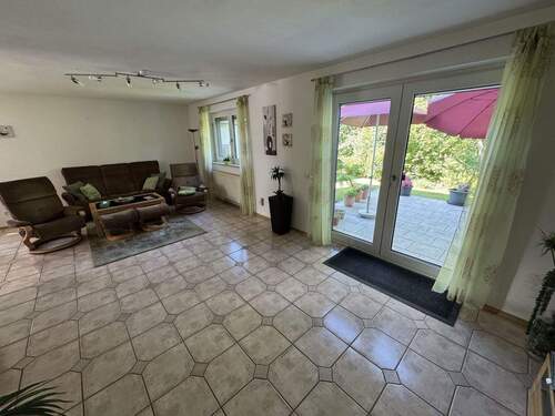Wohnzimmer mit Terassenblick - 