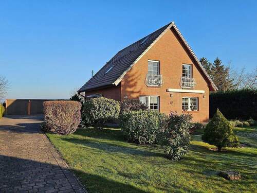 Zufahrt, Haus und Garagen.jpg - 