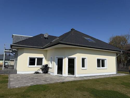 Blick zur Terrasse - 