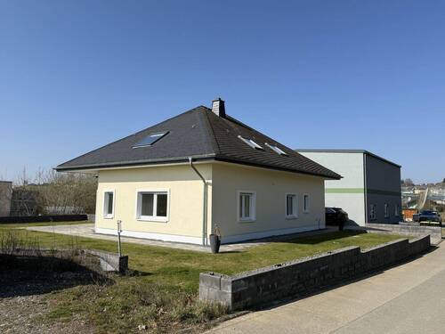 Straßenansicht - 