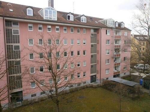 Bild 1 - helle und geräumige 3-Zimmer-Wohnung mit 2 Balkonen in Mittersendling, Nähe Harras direkt am Heckenstallerpark