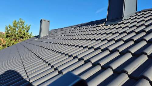 Dacheindeckung neu - 6 Zimmer Mehrfamilienhaus, Wohnhaus in Burkardroth