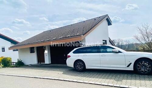 Front 2 - 9 Zimmer Einfamilienhaus in Bodnegg