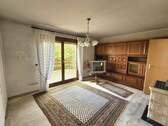 Wohnzimmer mit Terrassenzugang - 6 Zimmer Doppelhaushälfte zum Kaufen in Meßkirch