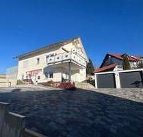 !Einfamilienhaus mit Einliegerwohnung und Doppelgarage! - Wellendingen / Wilflingen