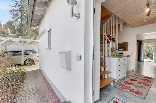 Hauseingang - 6 Zimmer Einfamilienhaus in Wehr