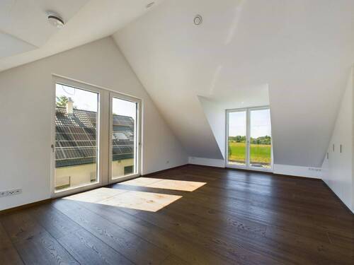 Schlafzimmer mit Einbauschränken - 