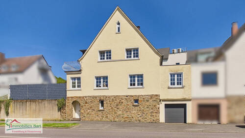 Frontansicht - TRIER-OLEWIG: EINFAMILIENHAUS MIT GARTEN UND GARAGE