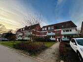 Hausansicht - Zentrale 3-Zimmer-Wohnung im Zentrum von Reppenstedt