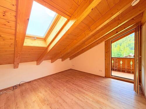 Zimmer im Dachgeschoss - 