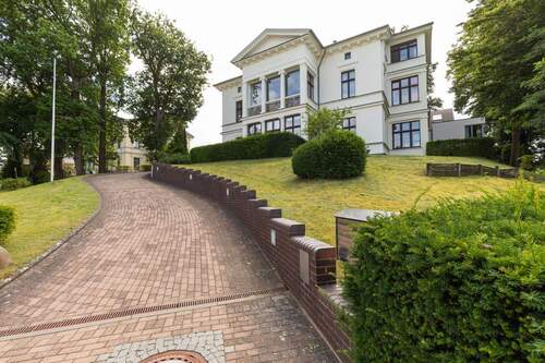 Ein einladender Empfang für Sie und Ihre Gäste - 2 Zimmer Etagenwohnung zum Kaufen in Heringsdorf