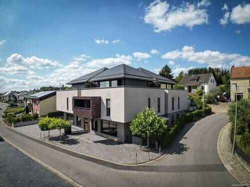 Bild 1 - Einmalig exklusives Wohn- und Geschäftshaus mit zusätzlichem Baugrundstück in traumhafter Lage