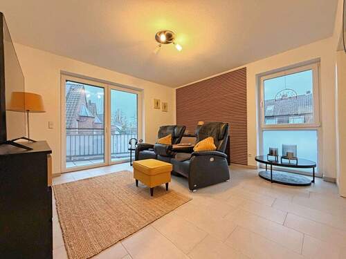 Wohnzimmer - Seniorengerechte Eigentumswohnung 1. OG Erdwärme, Fahrstuhl, Stellplatz uvm.!