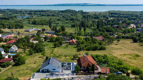 Luftbild - Einfamilienhaus in Vonyarcvashegy