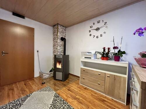 Wohnzimmer - 7 Zimmer Einfamilienhaus zum Kaufen in Blaufelden / Wiesenbach