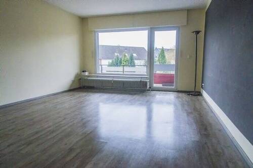 Wohnzimmer - Helle 3,5-Raumwohnung mit Balkon