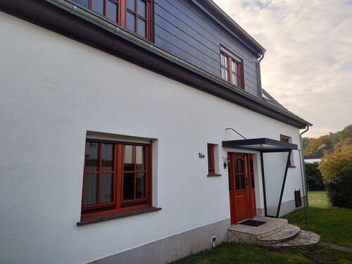 Seitenansicht - 9 Zimmer Einfamilienhaus zum Kaufen in Neunkirchen