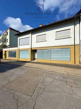 Gebäudeansicht - 8 Zimmer Mehrfamilienhaus, Wohnhaus zum Kaufen in Quierschied