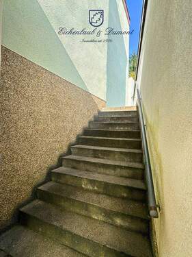 Treppe zum Hauseingang - 