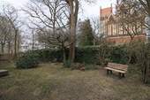 Garten mit Blick auf Kirche - 