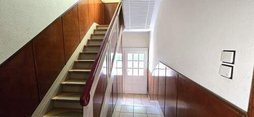 Eingangsbereich Haustür EG, Treppenhaus - 