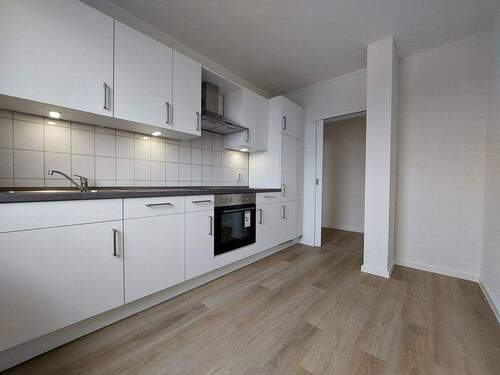 neue Einbauküche - Lichtdurchflutete Dachgeschosswohnung mit Heidensee-Blick und neuer Einbauküche in 19055 Schwerin