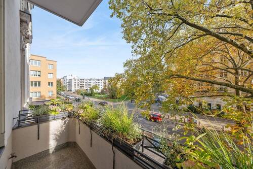 Balkon - 5 Zimmer Etagenwohnung in Berlin