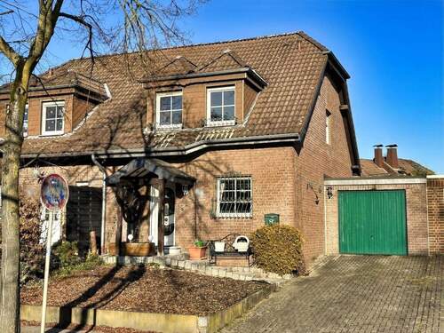 Straßenansicht - 4 Zimmer Doppelhaushälfte zum Kaufen in Neukirchen-Vluyn