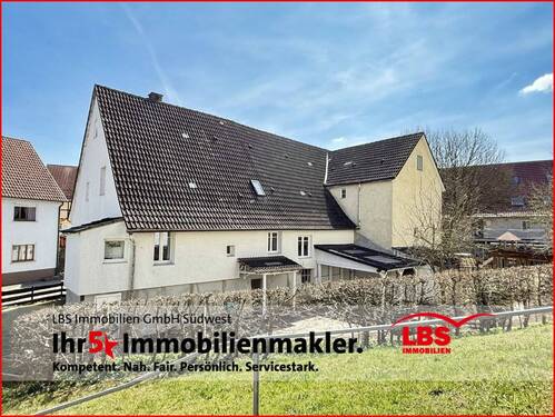 Bauernhaus mit Flair - Teil-saniertes Bauernhaus in idyllischer Randlage nahe Bach