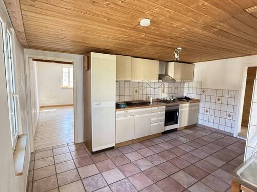 Großzügige Küche mit EBK - 5 Zimmer Bauernhaus, Landhaus in Sigmaringen