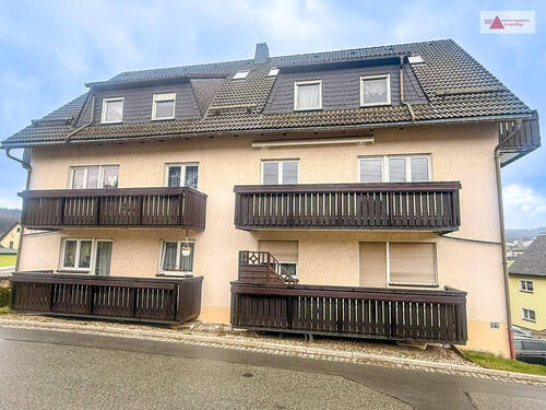 Hausansicht - Eigentumswohnung mit Balkon und Garage in ruhiger Lage von Grünstädtel