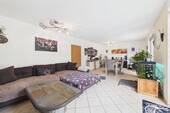 Wohnzimmer - Familienfreundliches Einfamilienhaus mit großem Grundstück am Waldrand